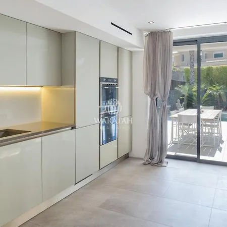 Tale Villa *